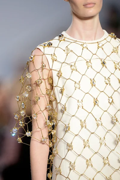 Look 70